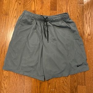 Nike Dri-Fit Gray Men's Athletic Shorts - XL